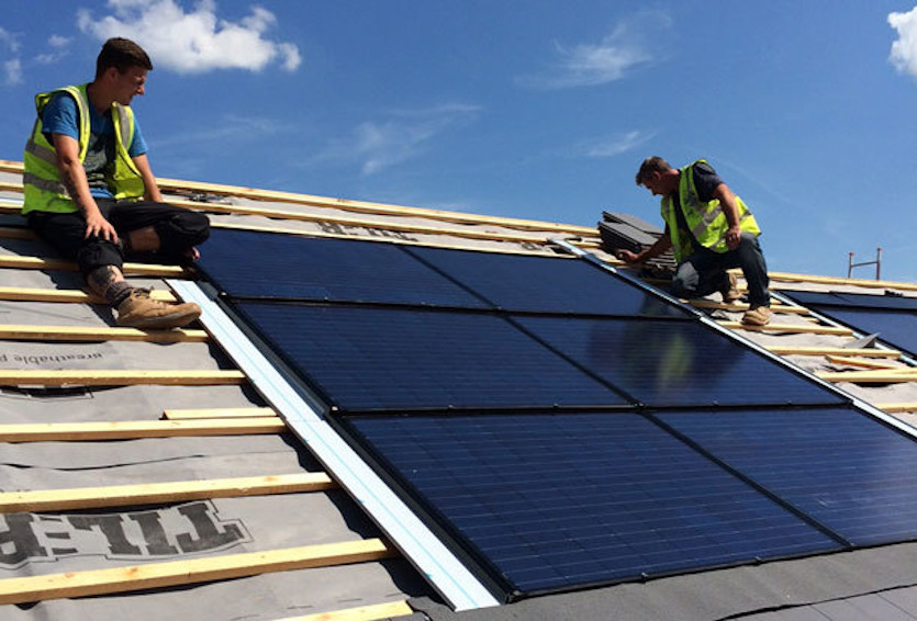 ¿Puedo usar paneles solares como techo?